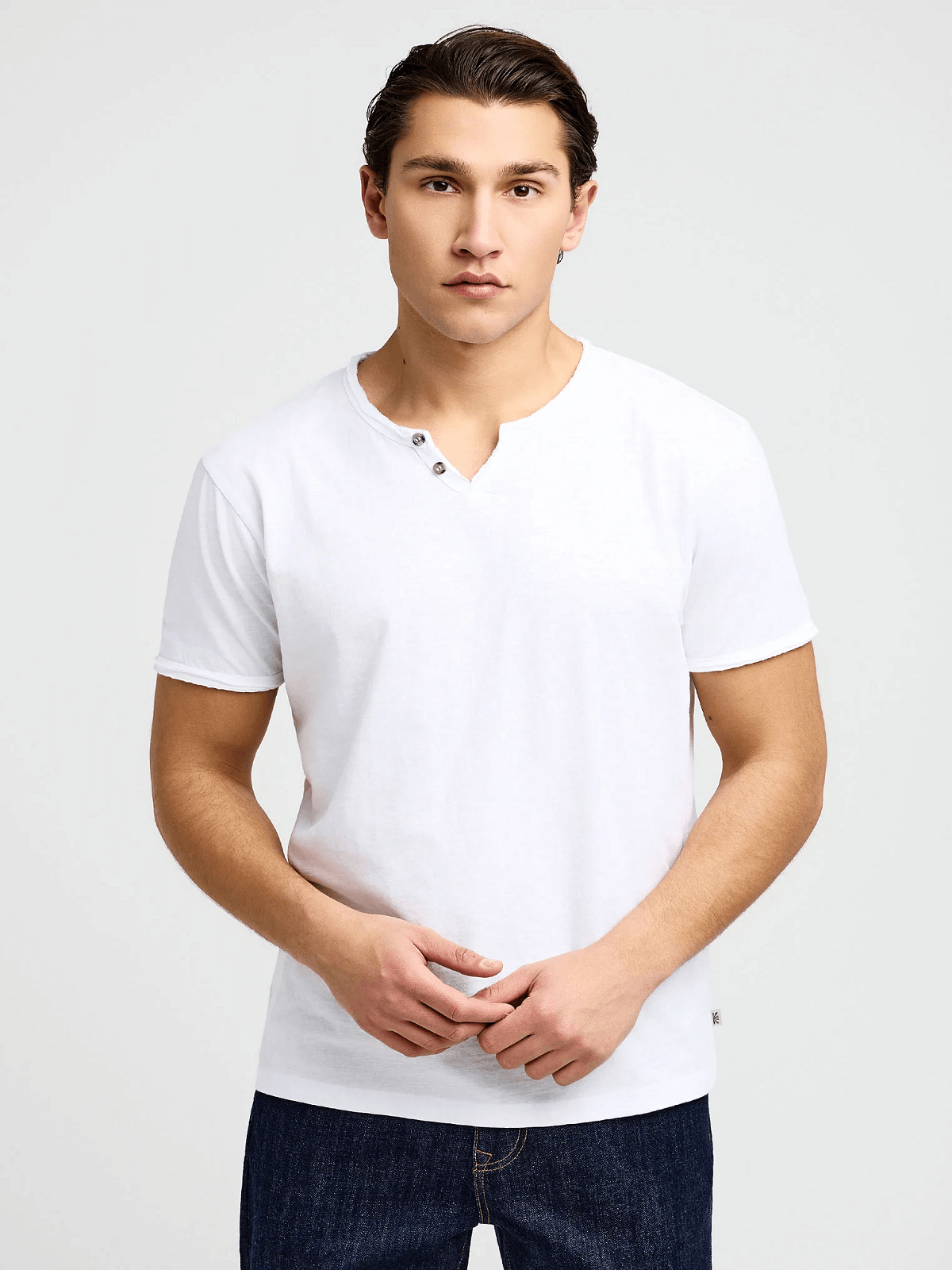 Ανδρικό βαμβακερό t-shirt με v-neck Funky Buddha άσπρο χρώμα