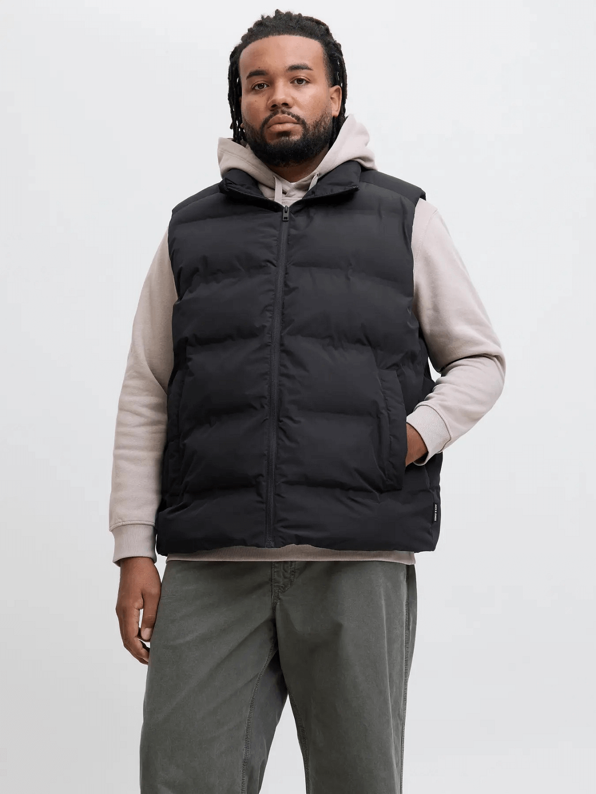 Ανδρικό αμάνικο μπουφάν PLUS SIZE μαύρο χρώμα Jack&Jones