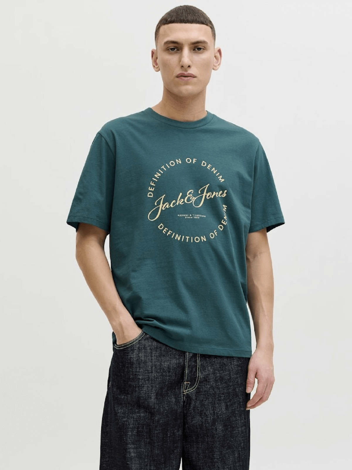 Ανδρικό βαμβακερό T-shirt με τύπωμα στο στήθος Jack&Jones πετρόλ χρώμα