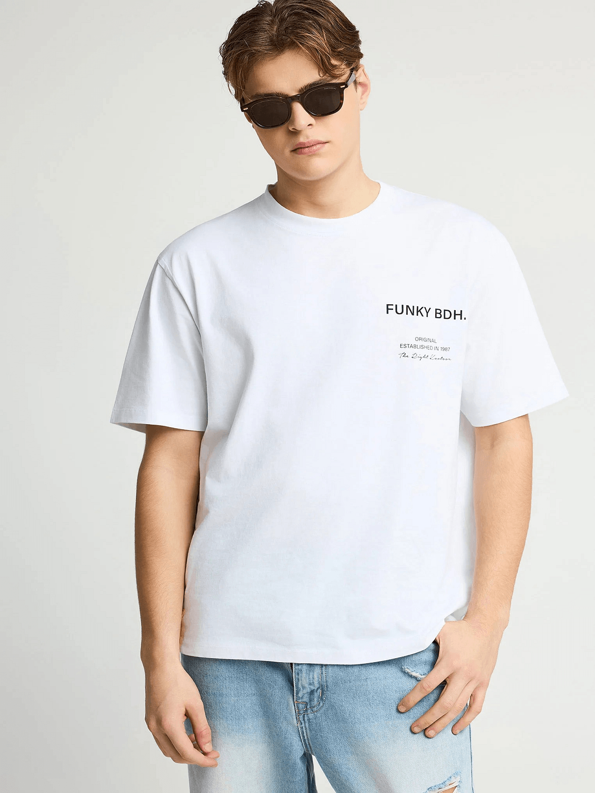 Ανδρικό βαμβακερό t-shirt με τύπωμα Funky Buddha άσπρο χρώμα