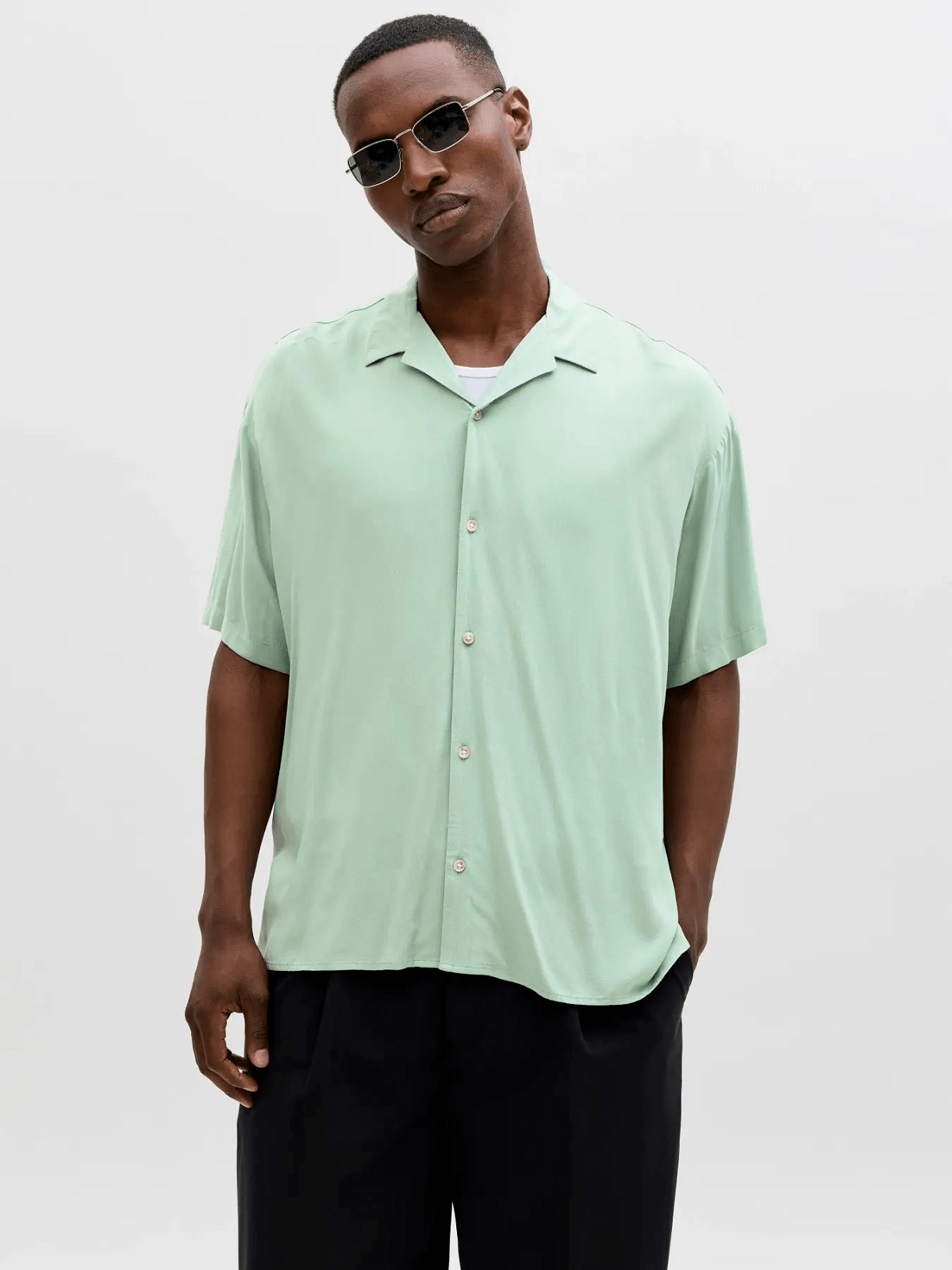 Ανδρικό Relaxed Fit κοντομάνικο πουκάμισο Jack&Jones βεραμάν χρώμα